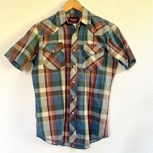 Vintage Wrangler plaid shirt in multicolor plaid with snap buttons